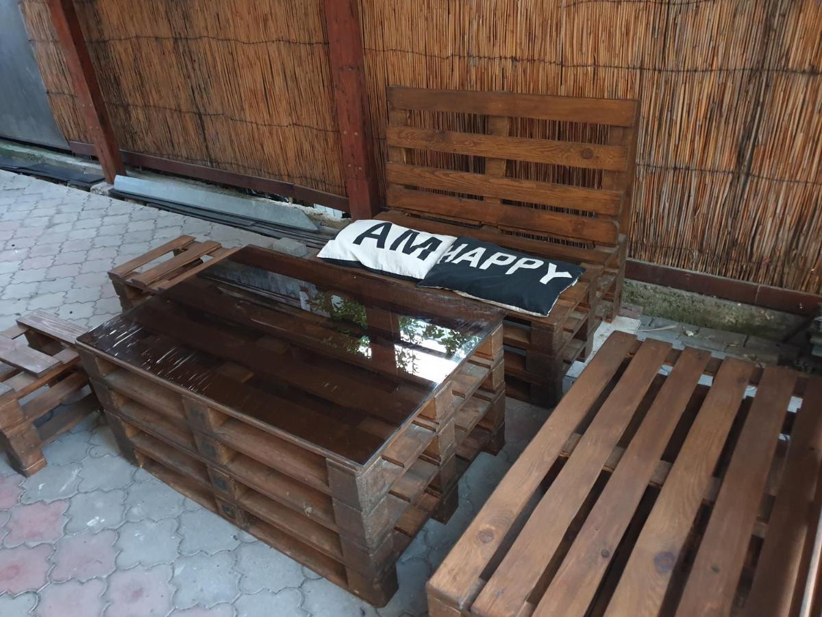 Мандри Хостел Uzhhorod Εξωτερικό φωτογραφία
